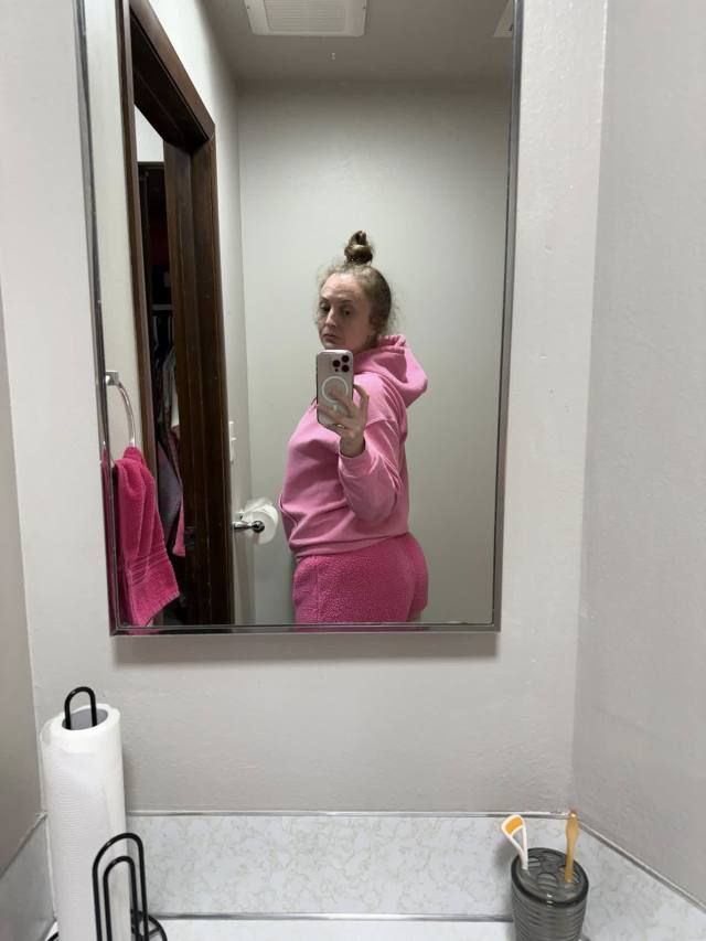 juicy 💦😍🍇 and soft ❤️ - Image 3